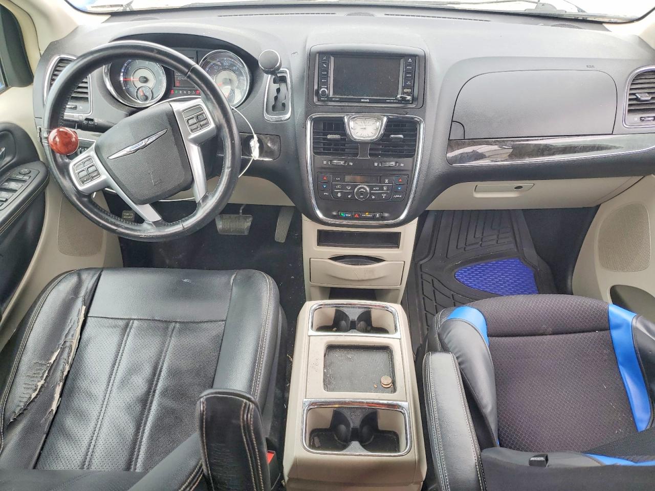 2013 CHRY MINIVAN
