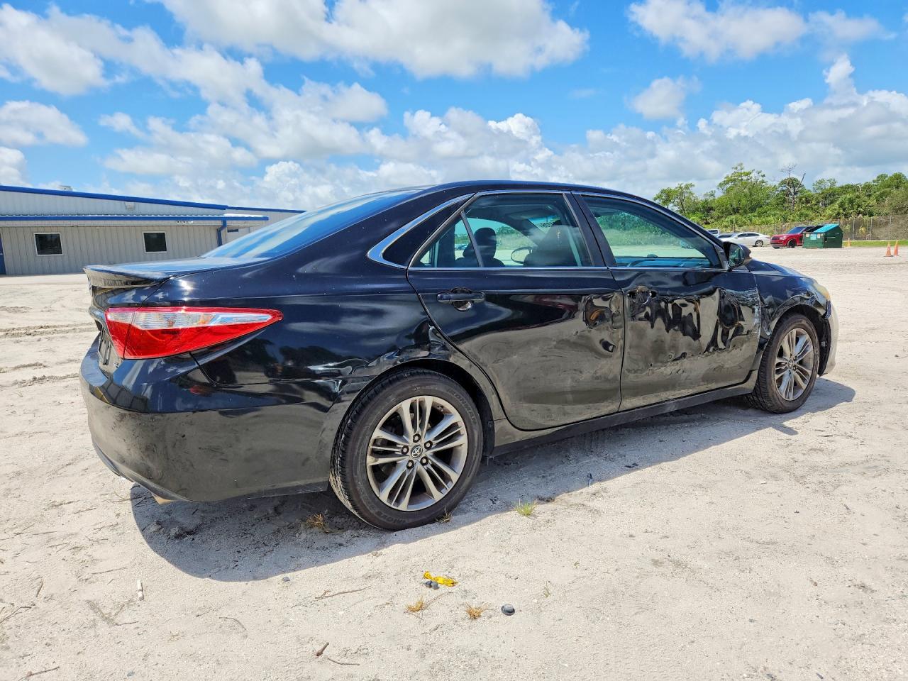 2017 TOYOTA CAMRY