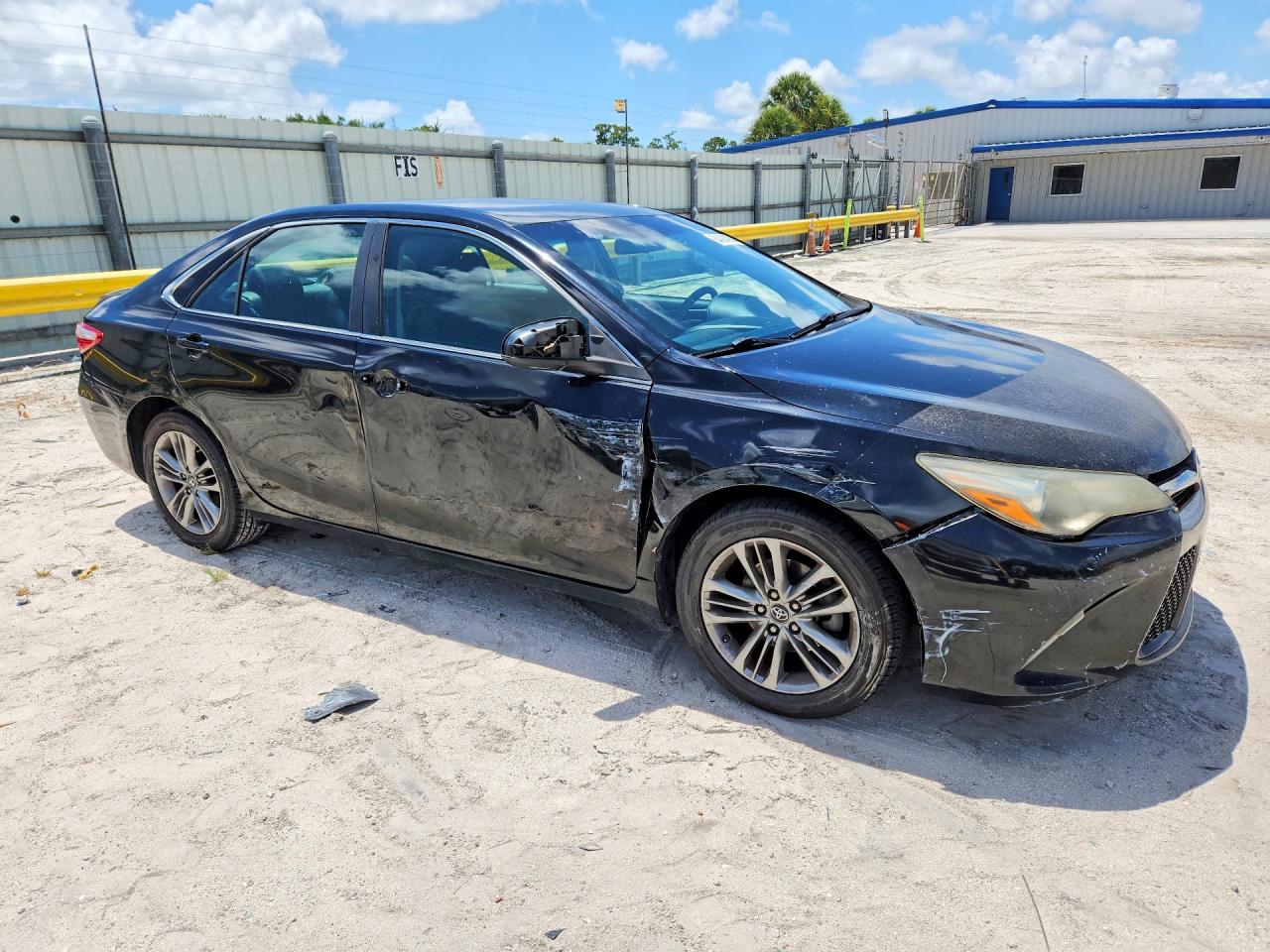 2017 TOYOTA CAMRY