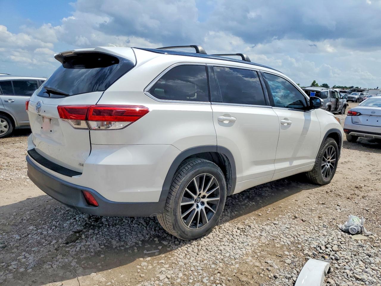 2018 TOYOTA HIGHLANDER