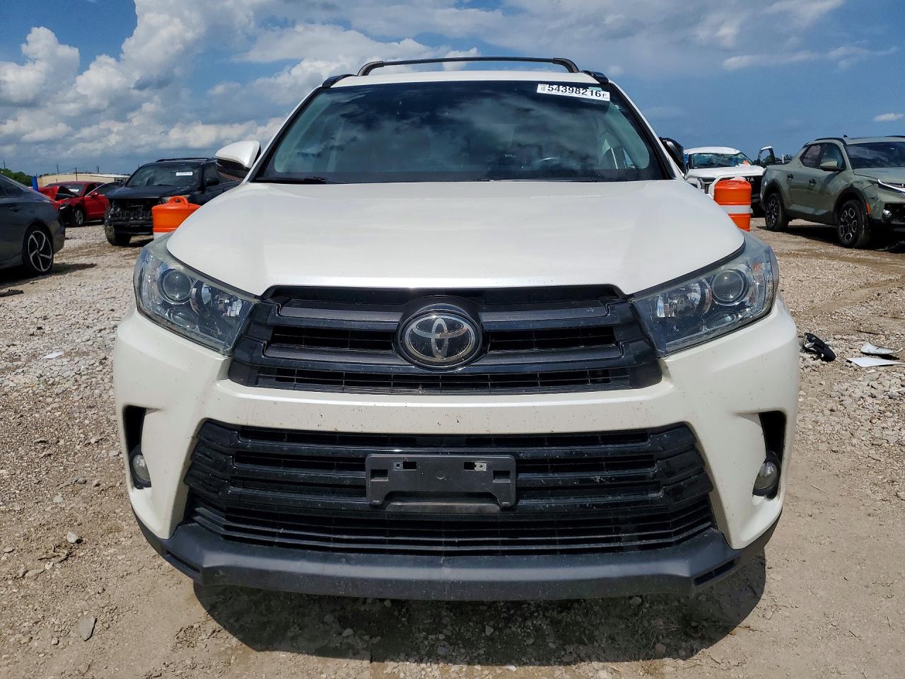 2018 TOYOTA HIGHLANDER