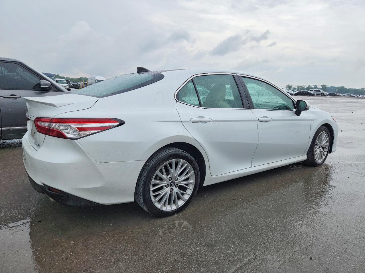 2018 TOYOTA CAMRY