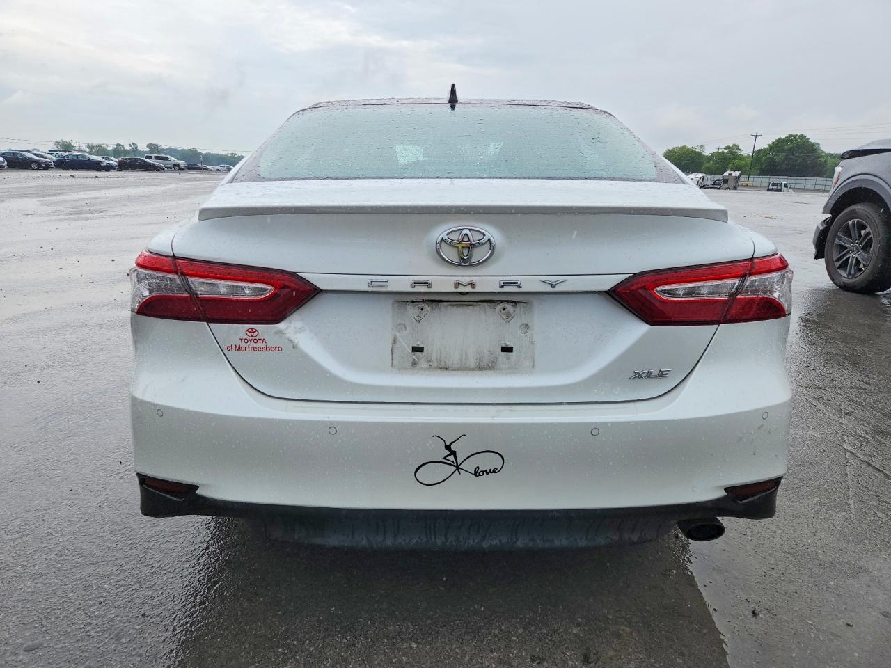 2018 TOYOTA CAMRY
