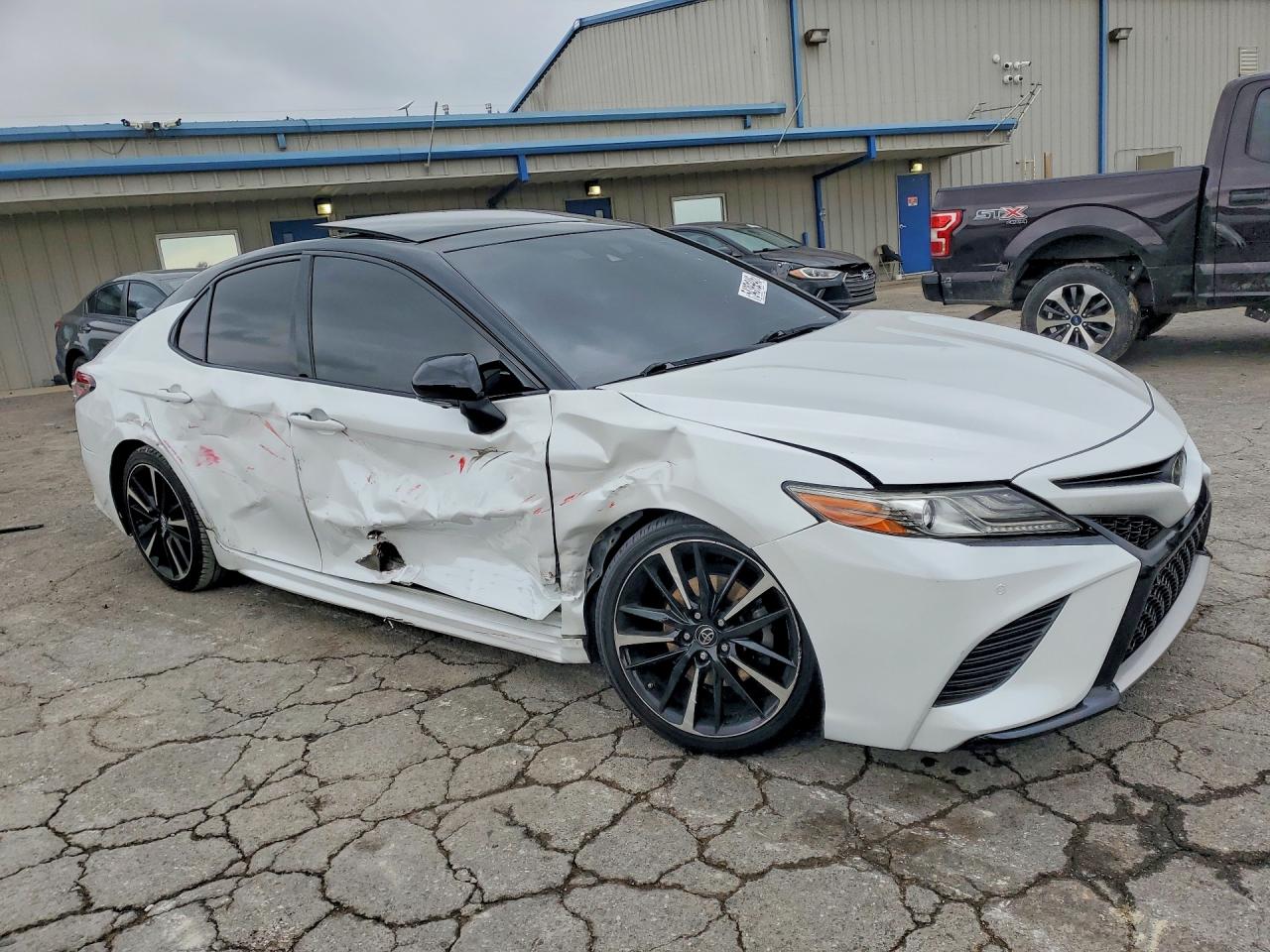 2019 TOYOTA CAMRY
