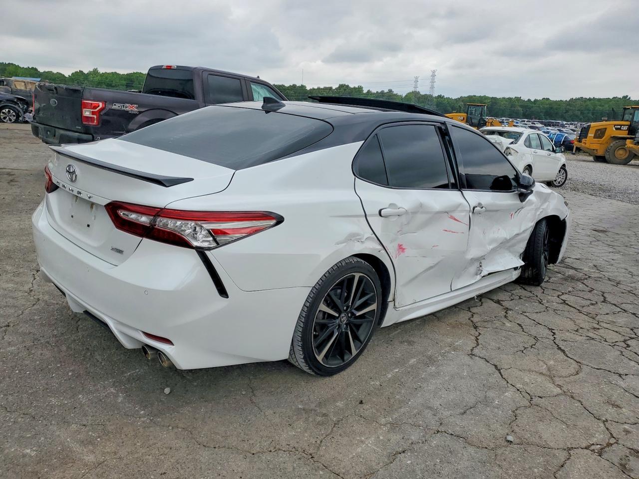 2019 TOYOTA CAMRY