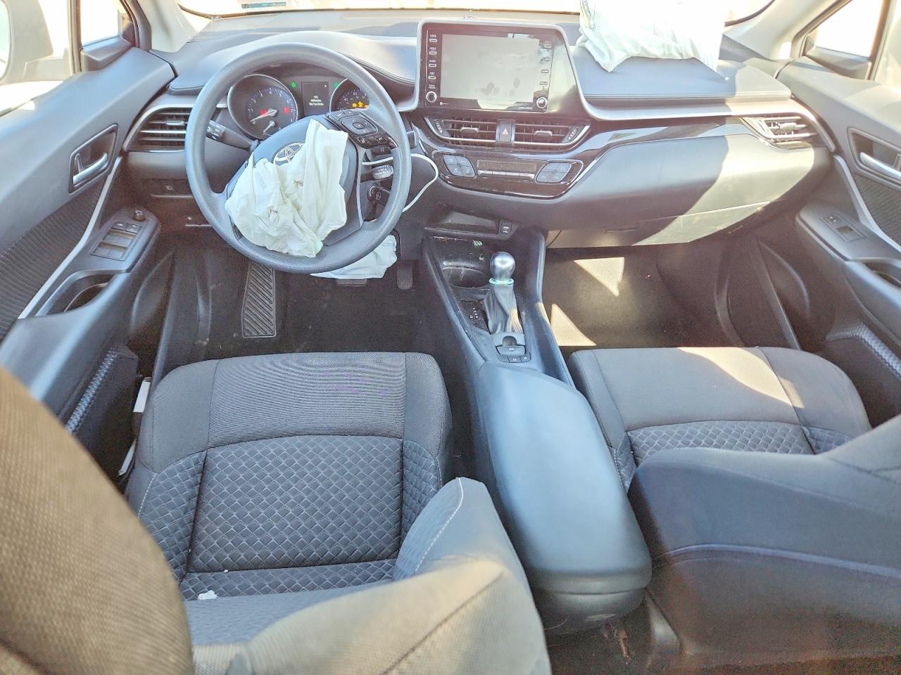 2021 TOYOTA C-HR LE