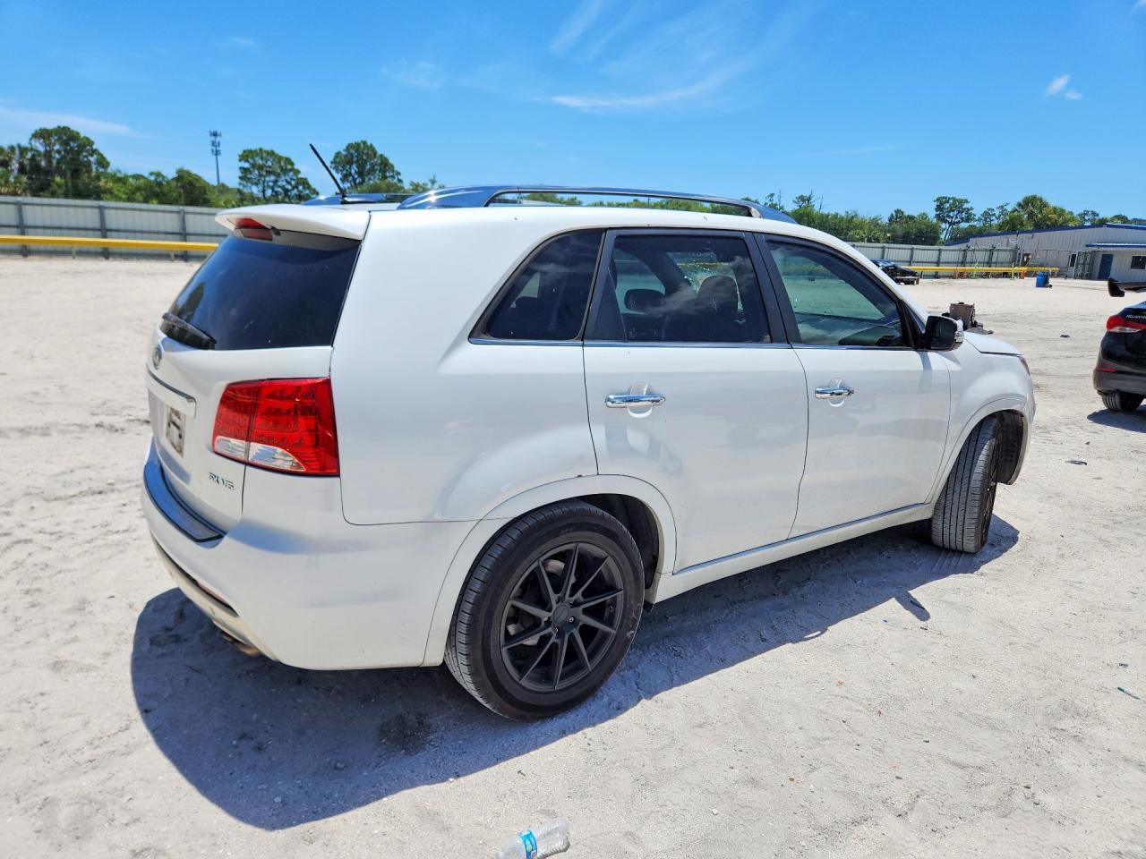 2011 KIA SORENTO