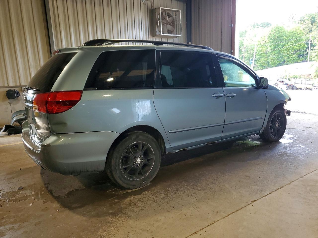 2005 TOYOTA SIENNA