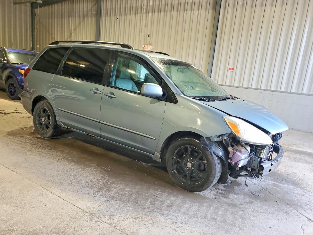 2005 TOYOTA SIENNA