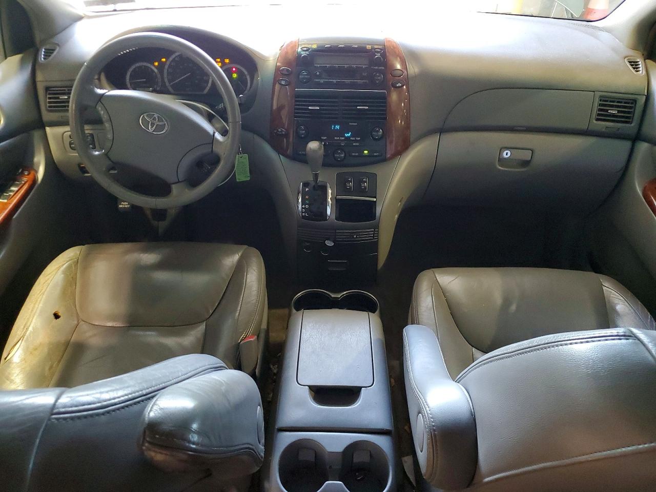 2005 TOYOTA SIENNA