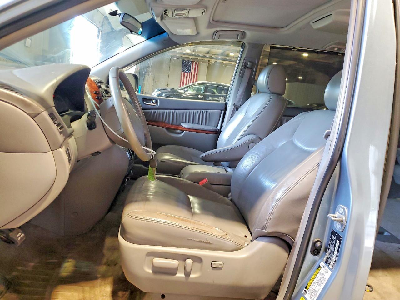 2005 TOYOTA SIENNA