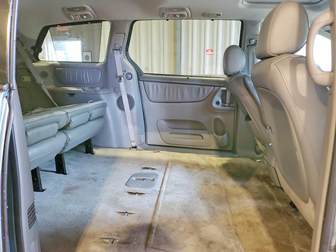 2005 TOYOTA SIENNA