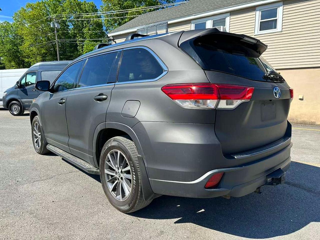 2019 TOYOTA HIGHLANDER
