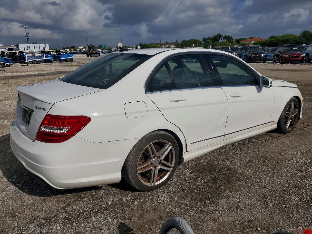 2013 MERCEDES-BENZ C-CLASS