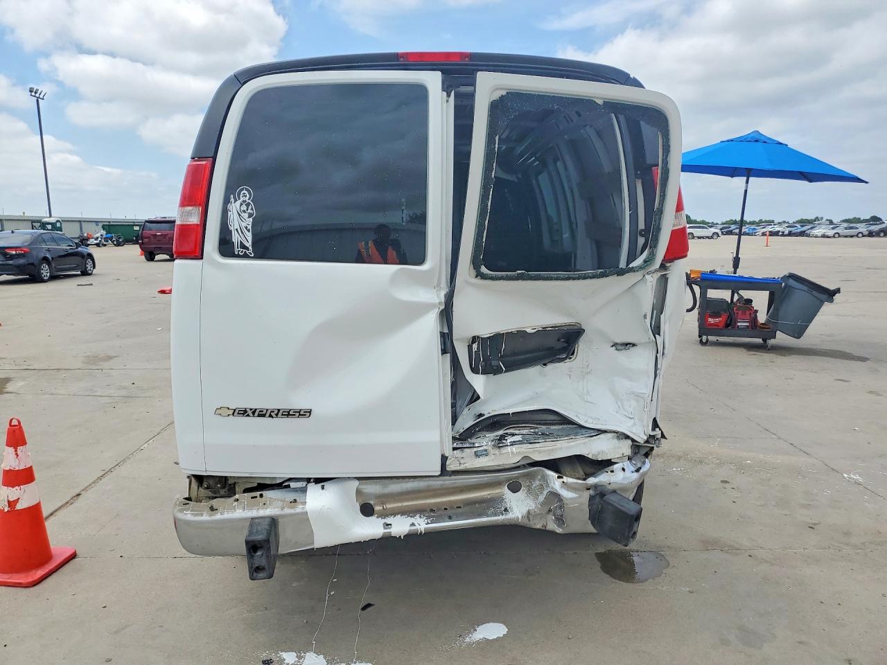 2020 CHEVROLET EXPRESS
