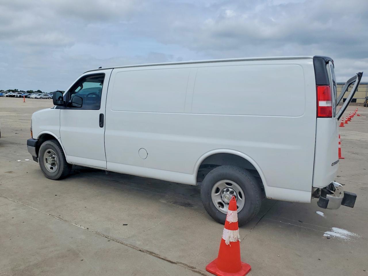 2020 CHEVROLET EXPRESS