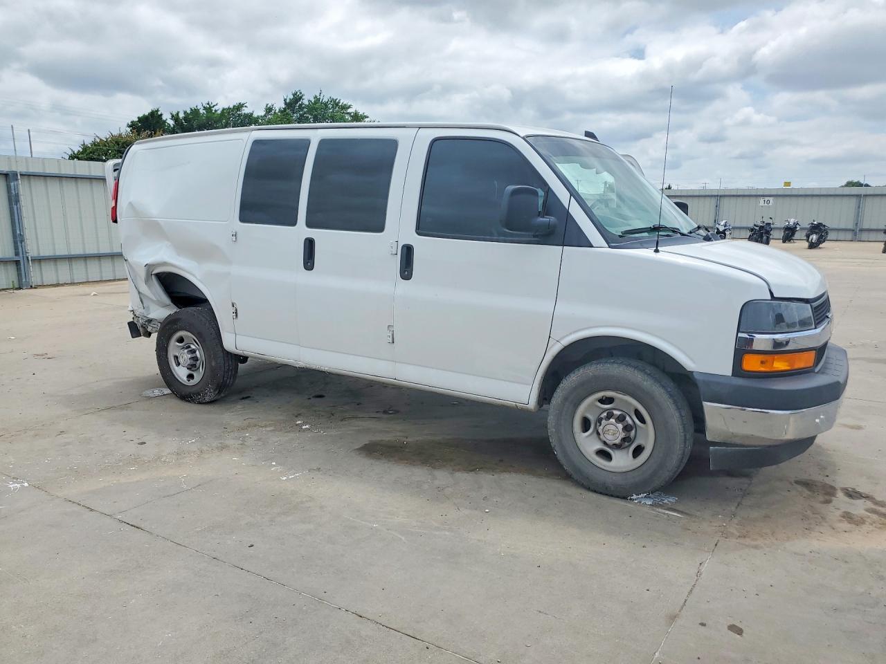 2020 CHEVROLET EXPRESS