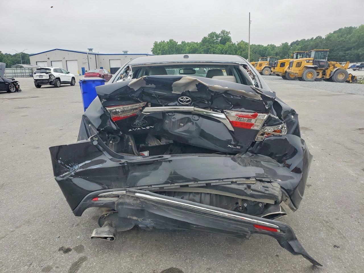 2017 TOYOTA AVALON