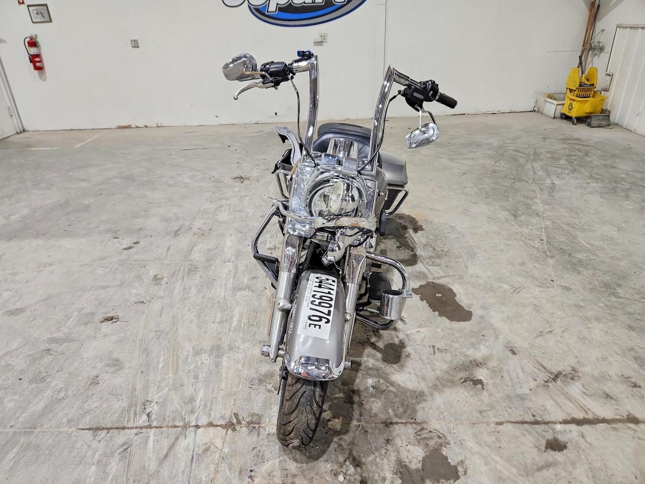 2017 HARLEY-DAVIDSON FL