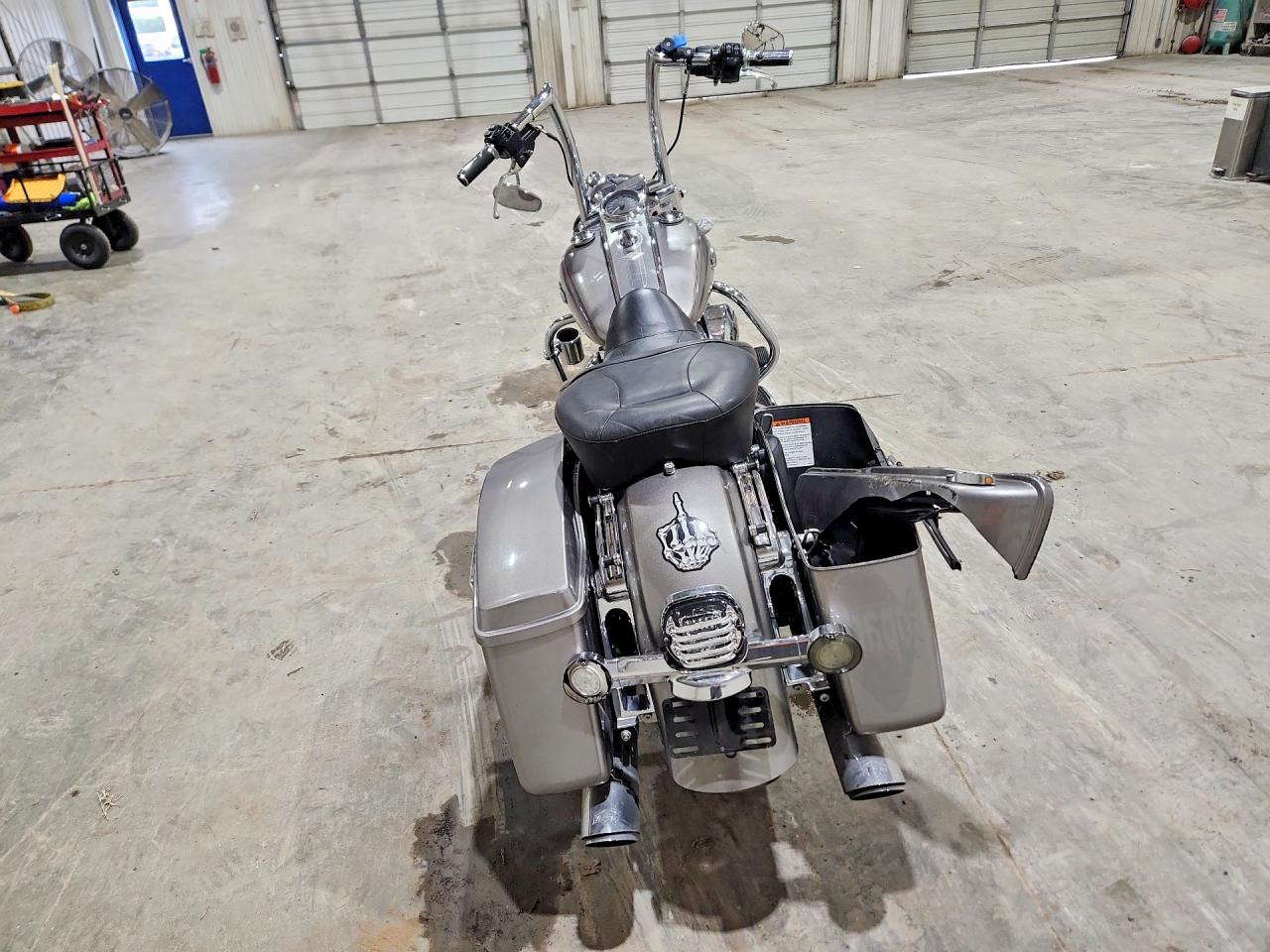 2017 HARLEY-DAVIDSON FL