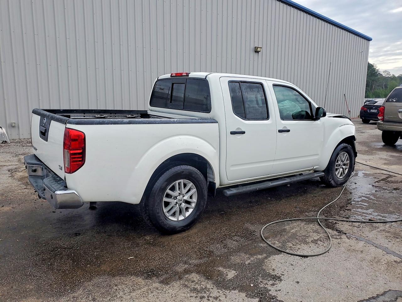 2015 NISSAN FRONTIER