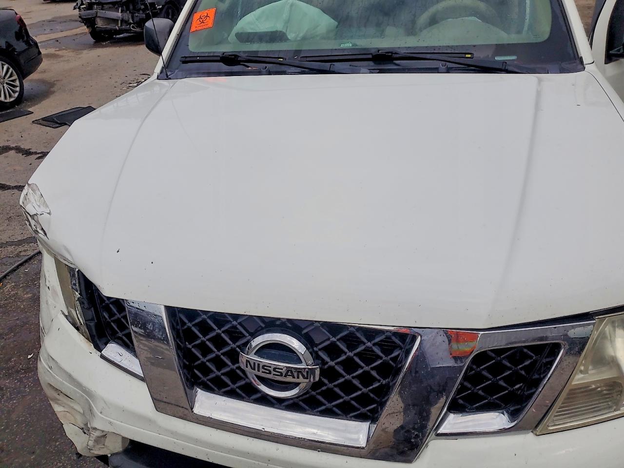 2015 NISSAN FRONTIER