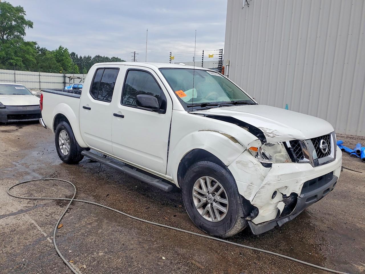 2015 NISSAN FRONTIER