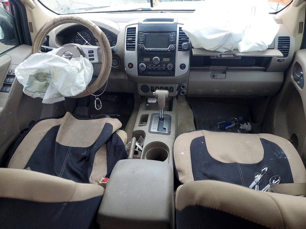 2015 NISSAN FRONTIER
