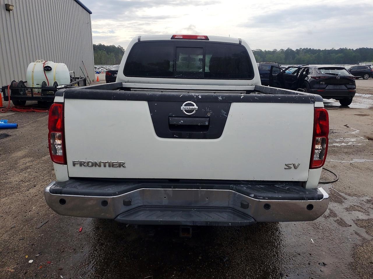 2015 NISSAN FRONTIER