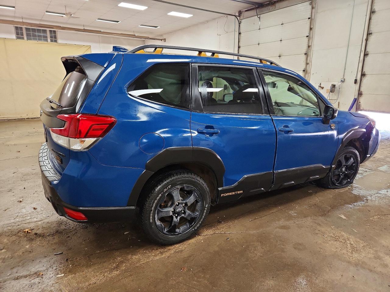 2022 SUBARU FORESTER