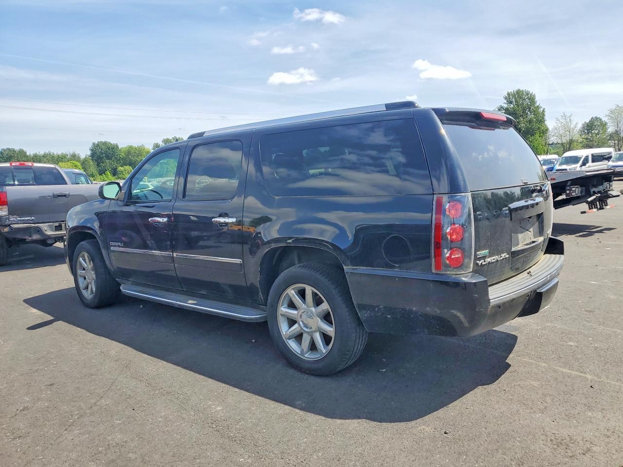 2011 GMC YUKON