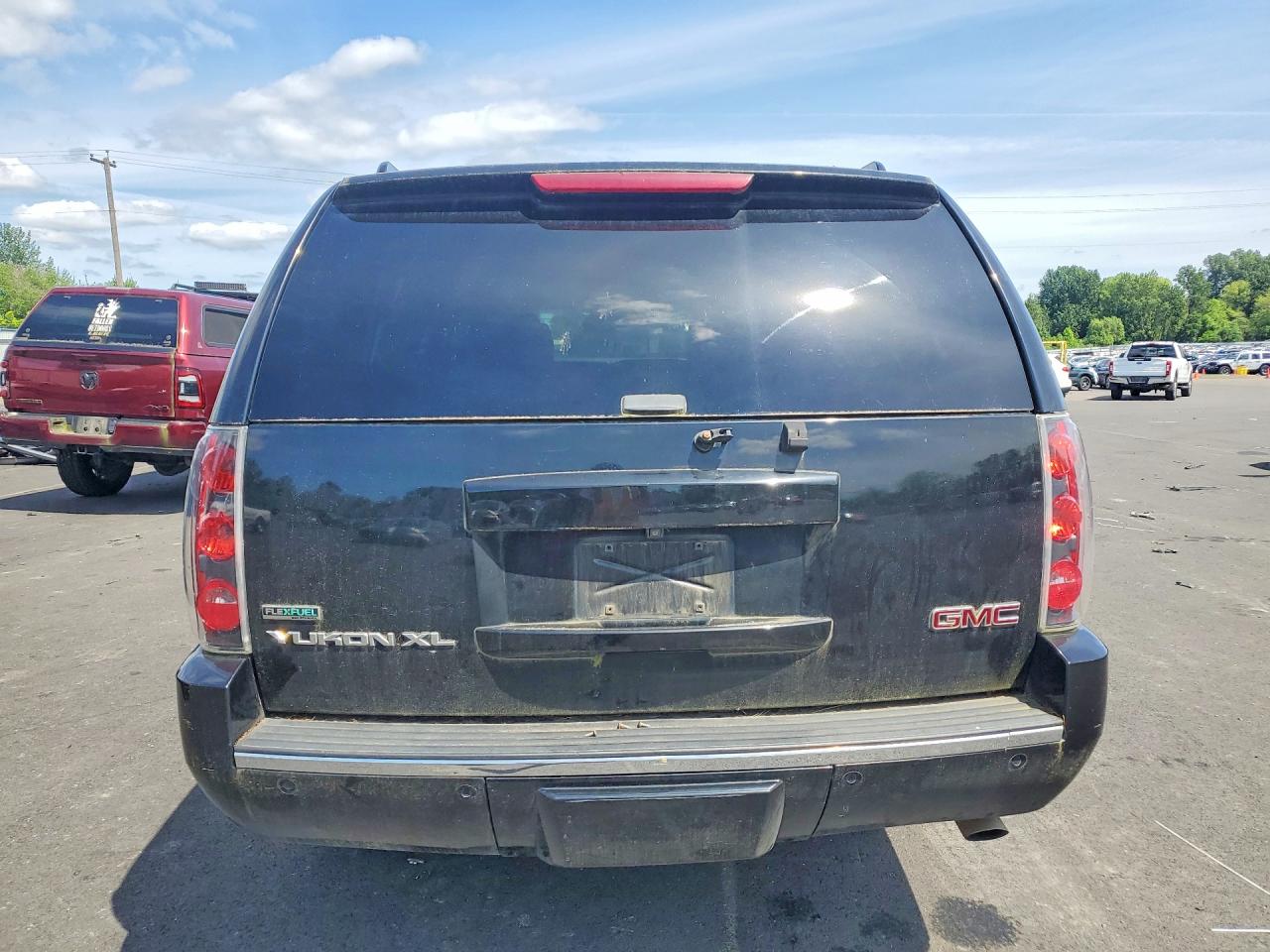 2011 GMC YUKON