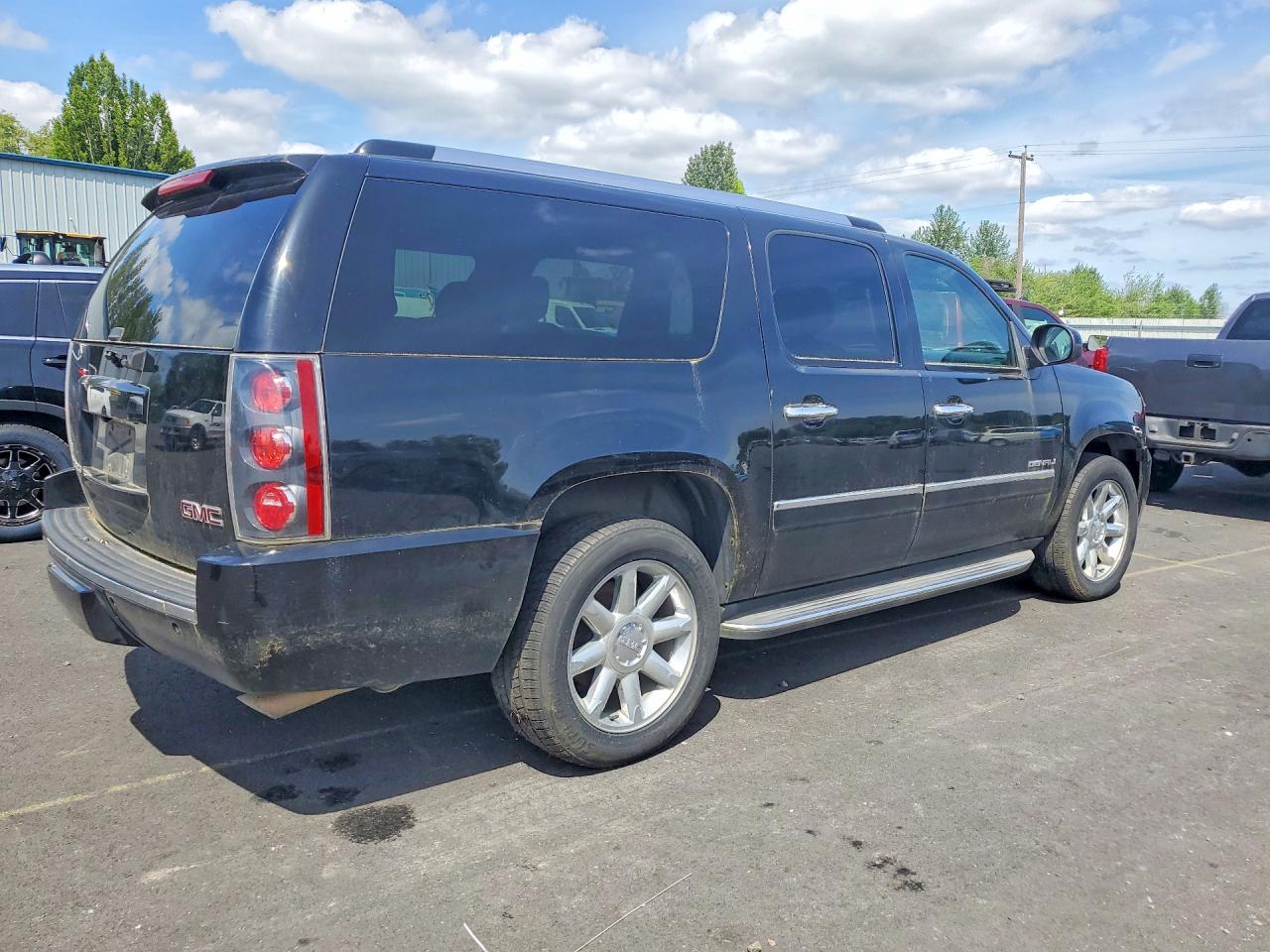 2011 GMC YUKON