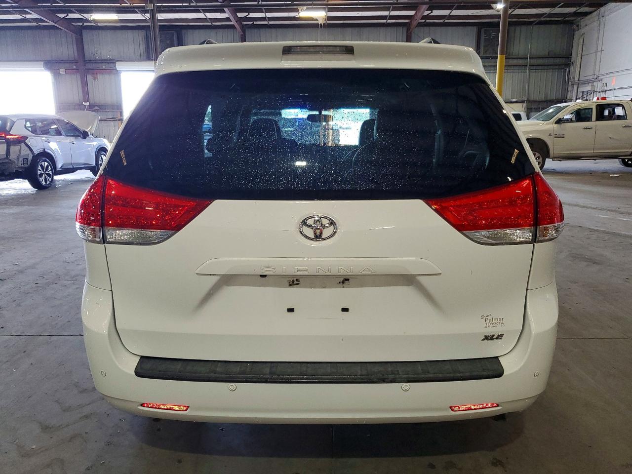 2012 TOYOTA SIENNA