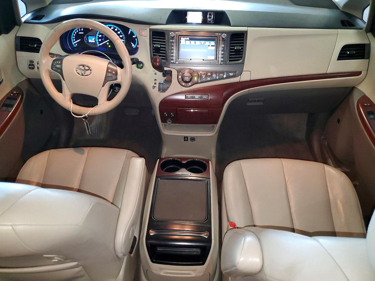 2012 TOYOTA SIENNA