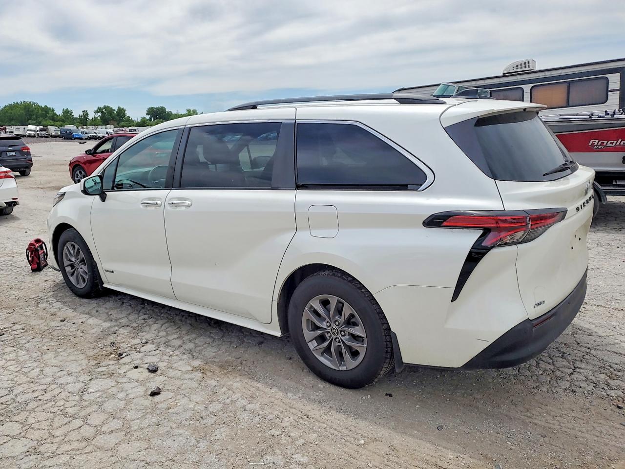 2021 TOYOTA SIENNA