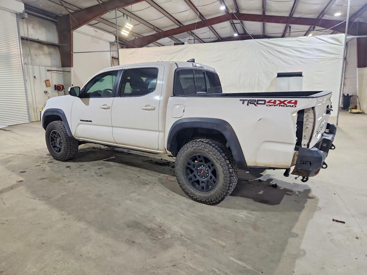 2016 TOYOTA TACOMA