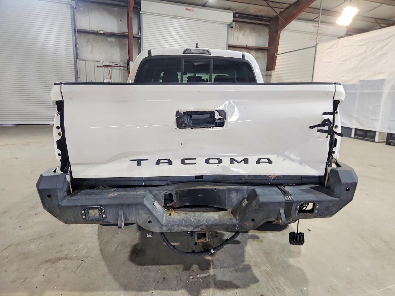 2016 TOYOTA TACOMA