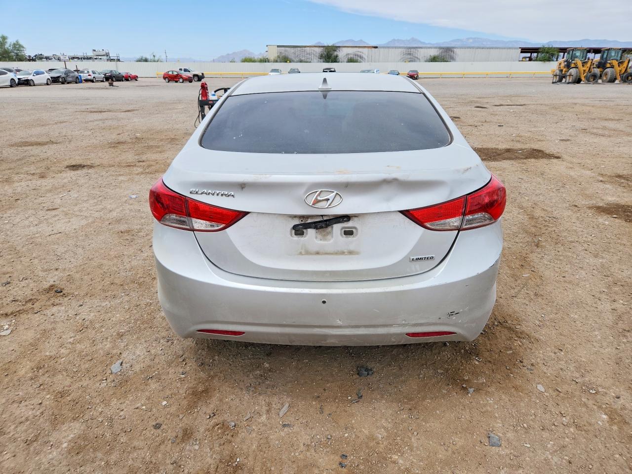 2013 HYUNDAI ELANTRA