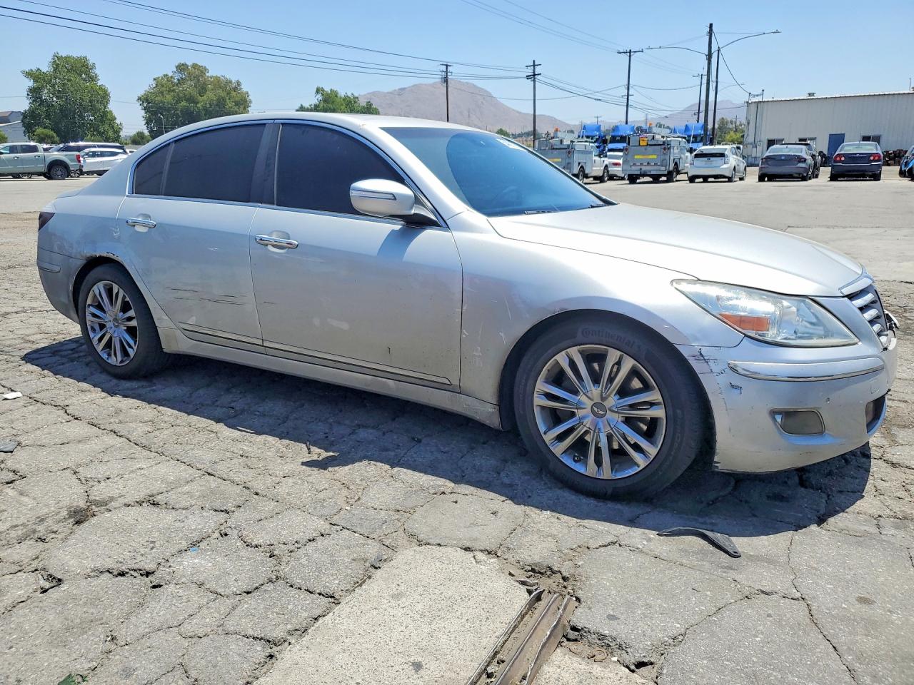 2011 HYUNDAI GENESIS