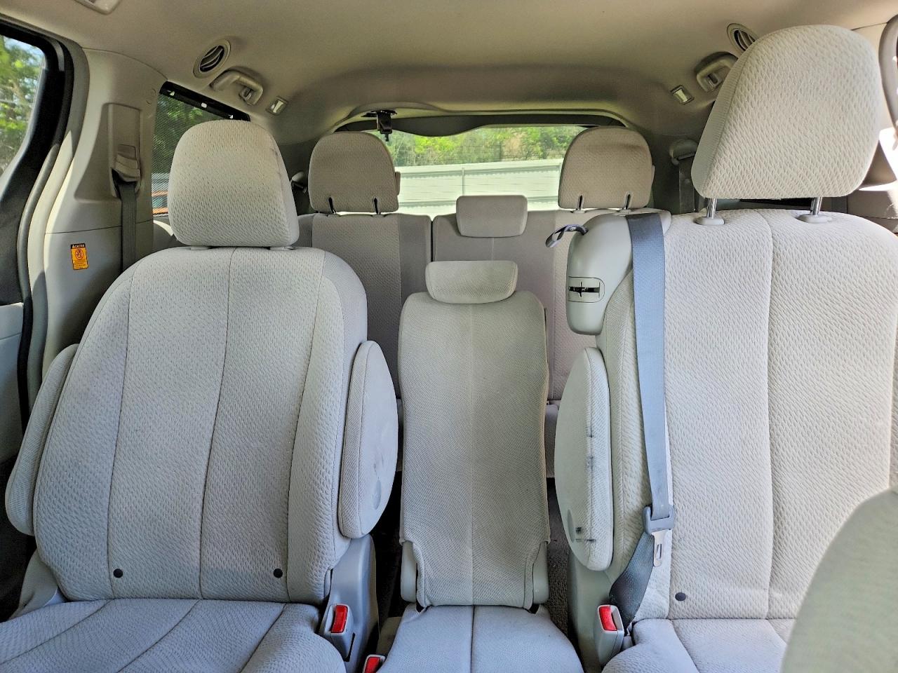 2012 TOYOTA SIENNA