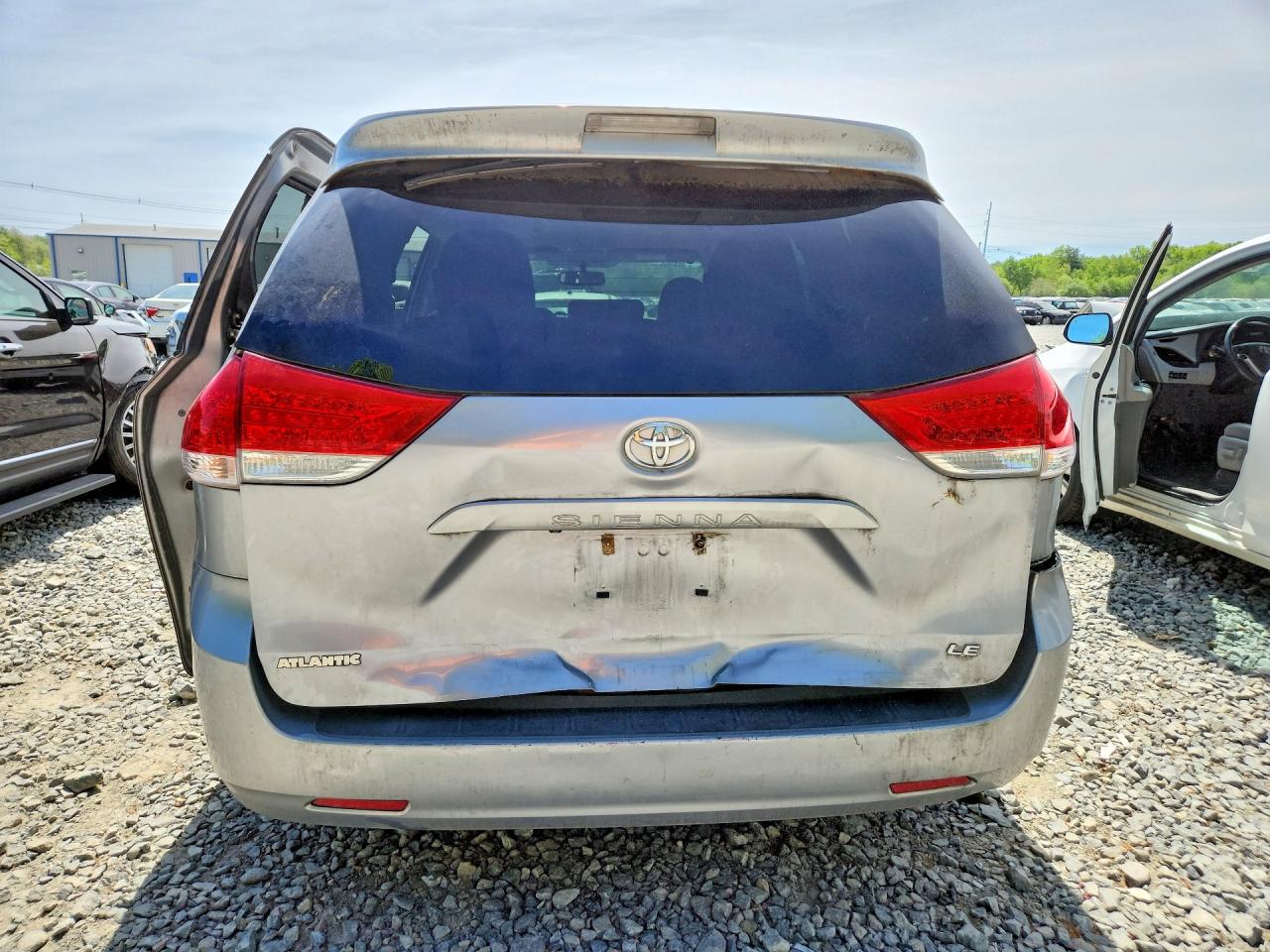 2012 TOYOTA SIENNA