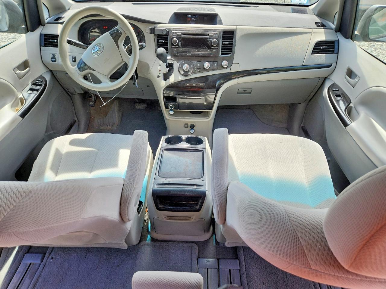 2012 TOYOTA SIENNA