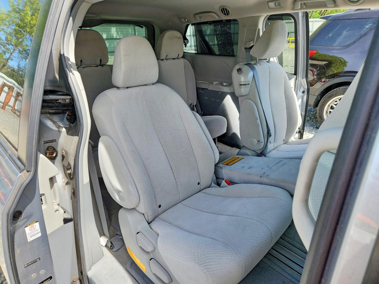 2012 TOYOTA SIENNA