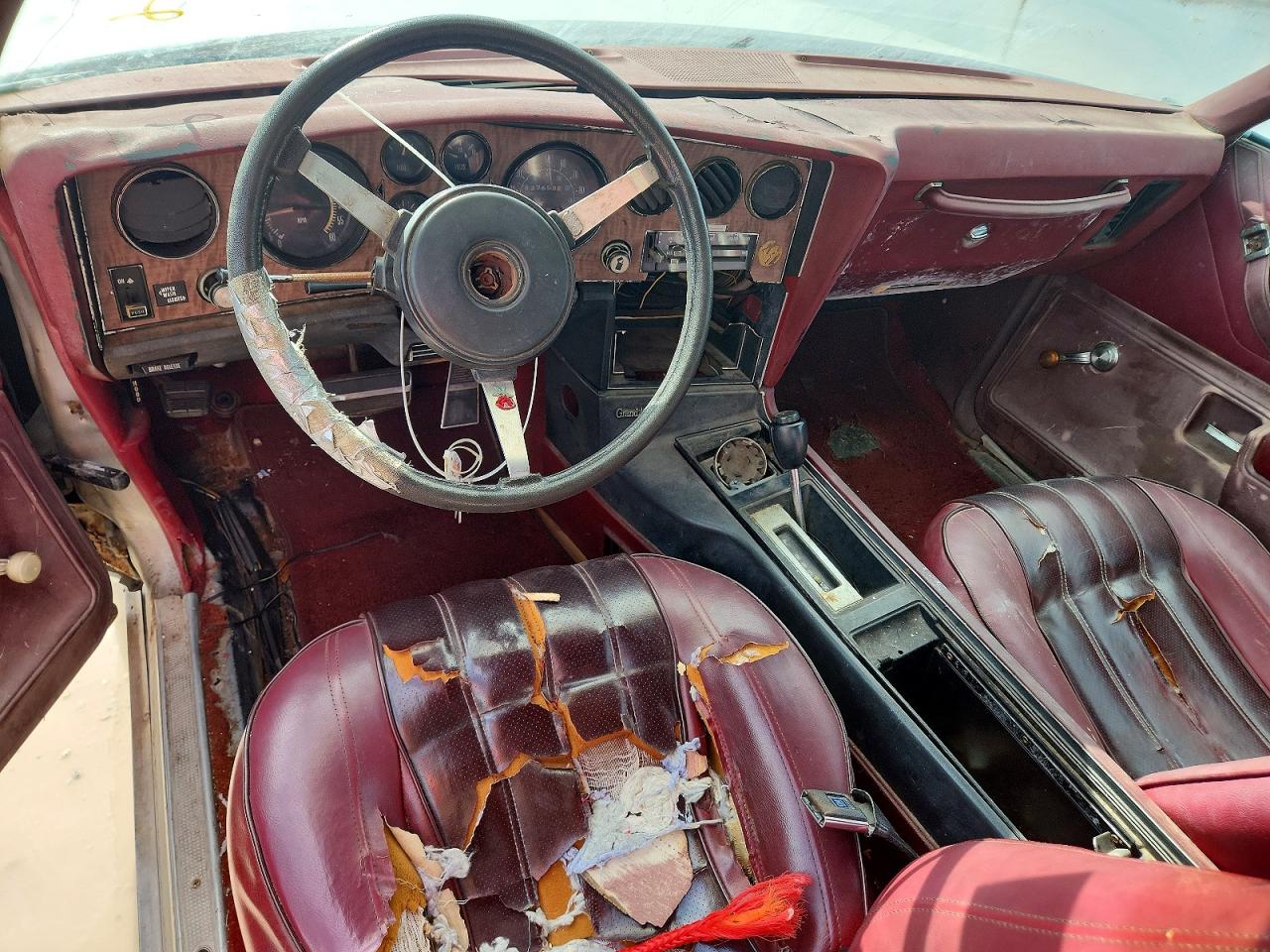 1975 PONTIAC GRANDAM