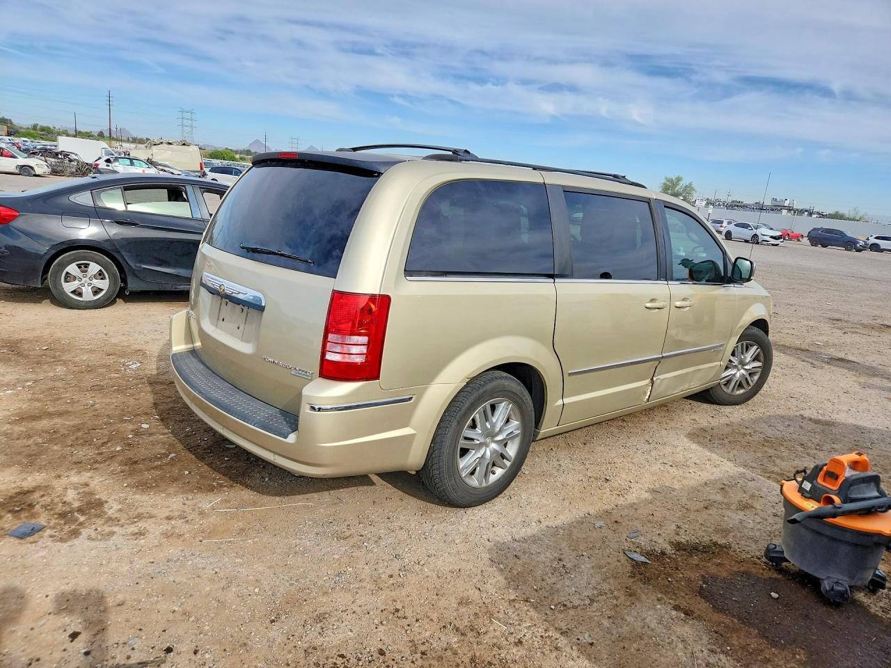 2010 CHRYSLER MINIVAN