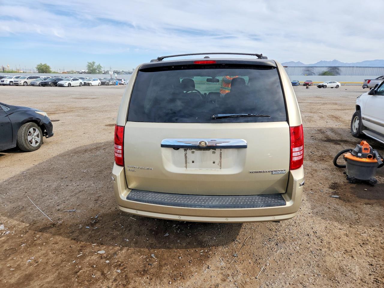 2010 CHRYSLER MINIVAN