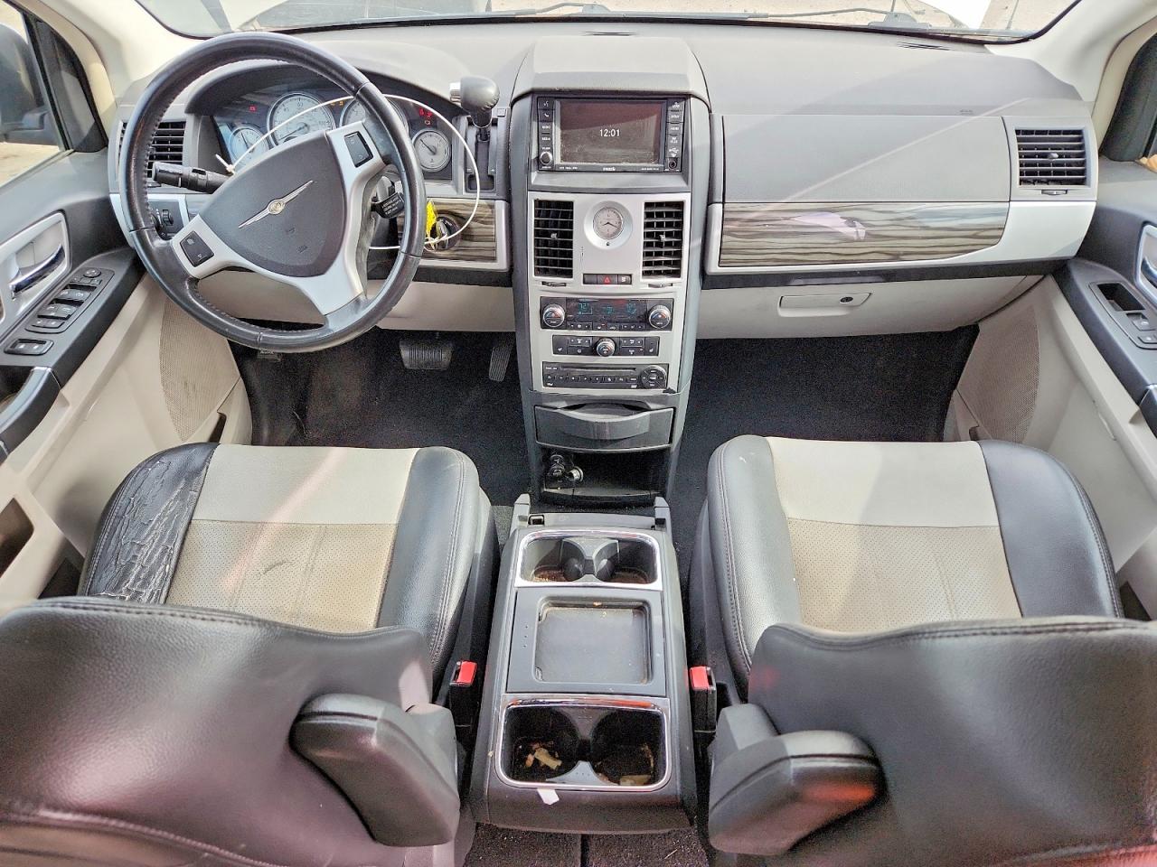 2010 CHRYSLER MINIVAN