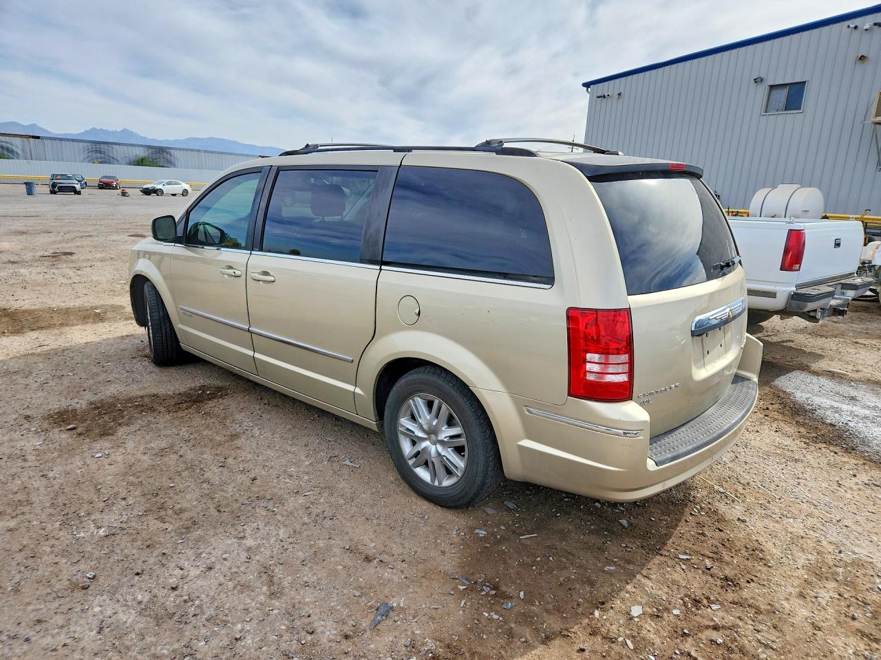 2010 CHRYSLER MINIVAN