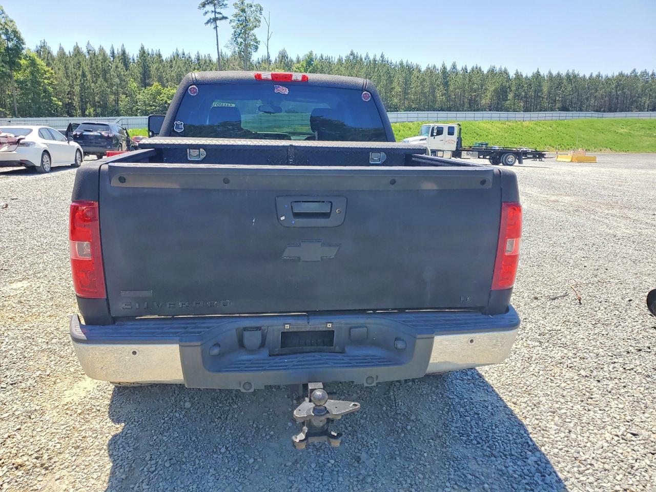 2011 CHEV SILVERADO